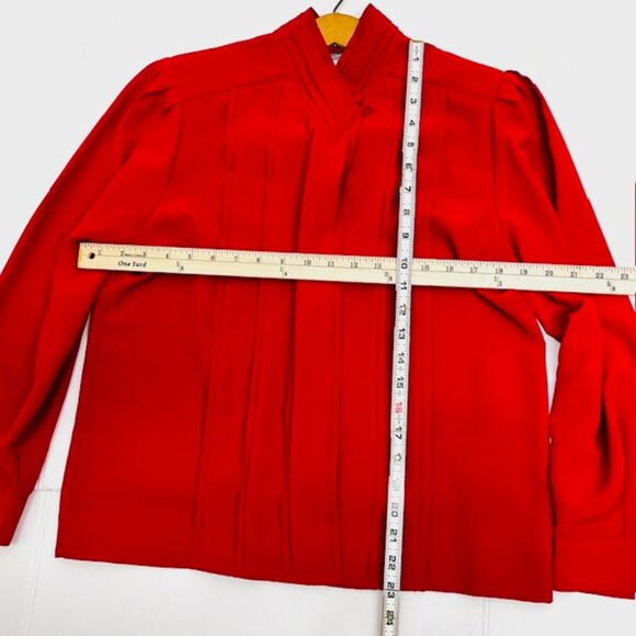Vintage Yves St. Clair Blouse in red , pleated button up work/casual (B29) - Picture 4 of 6